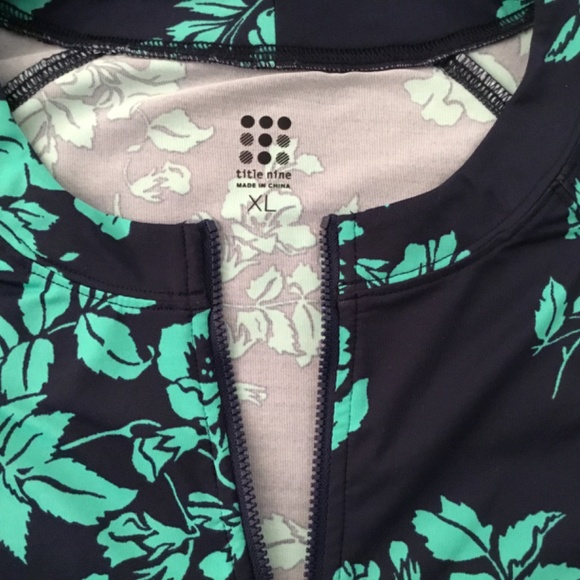 Title Nine Long-Sleeved Sunbuster XL Navy/Aqua - Picture 2 of 7